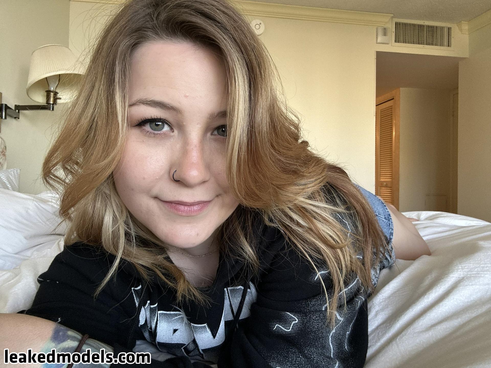 Fooya Naked 4