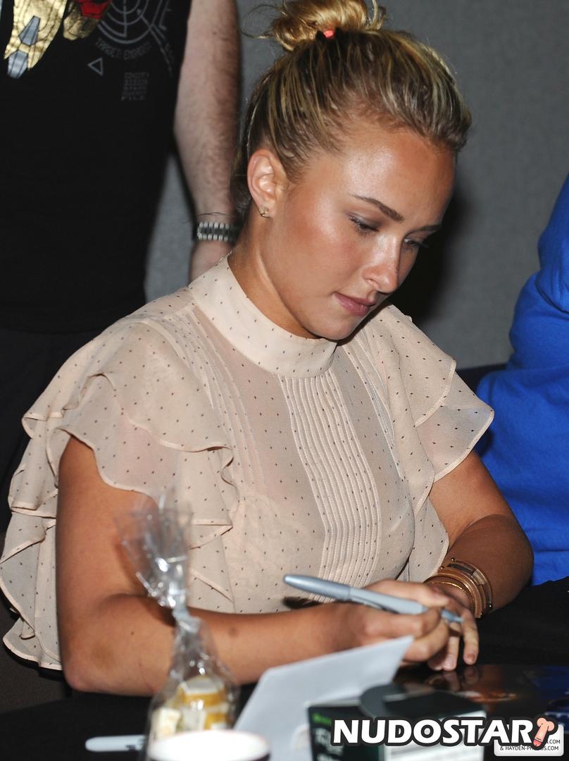 Hayden Panettiere Leaked Photo 38