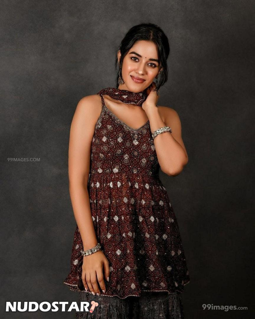 Mirnalini Ravi Leaked Photo 23