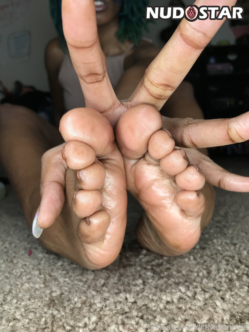 Littleebonyfeet Leaked Photo 19