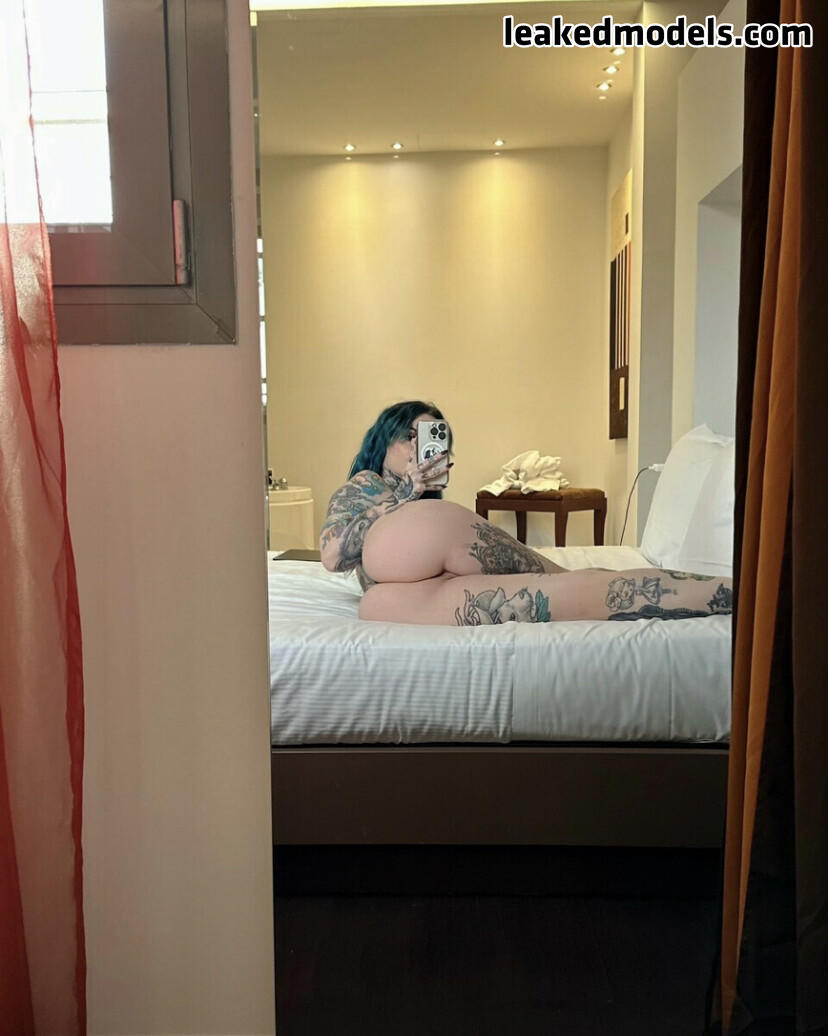 Riae Naked 16