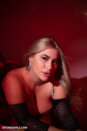 Alpinegold – Karina Sweet Onlyfans Leaked Photos