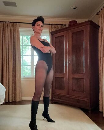 Lisa Rinna Nude Leaks OnlyFans Photo 16