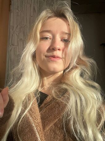 Arveni Nude Leaks OnlyFans Photo 2