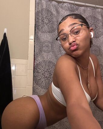 Jasmine Mitchell Nude Leaks OnlyFans Photo 1