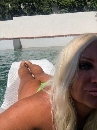 Linda Claridge Nude Leaks OnlyFans Photo 10