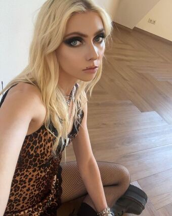 Taylor Momsen Nude Leaks OnlyFans Photo 145