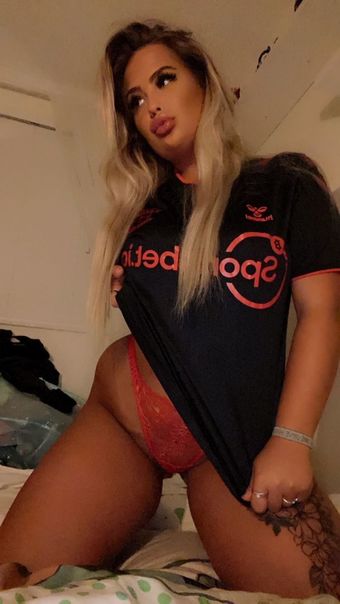 Chazbondsfield1 Nude Leaks OnlyFans Photo 4