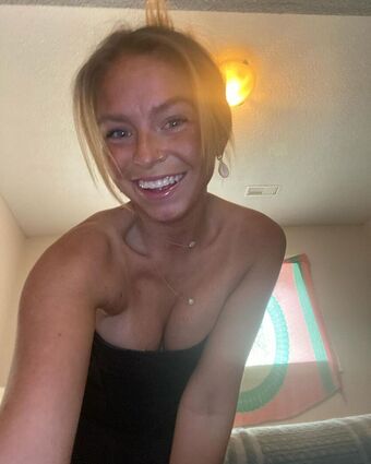 tropicalrosie Nude Leaks OnlyFans Photo 13