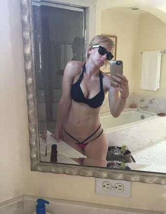 Iliza Shlesinger Nude Leaks OnlyFans Photo 39