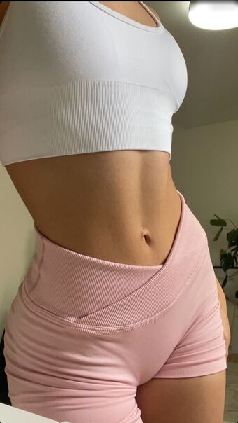 Sophiia.ugc Nude Leaks OnlyFans Photo 3