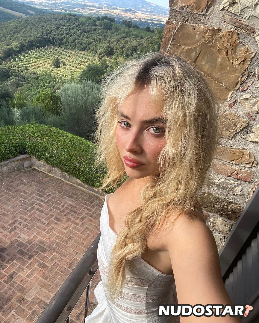 Sabrina-Carpenter Leaked Photo 10