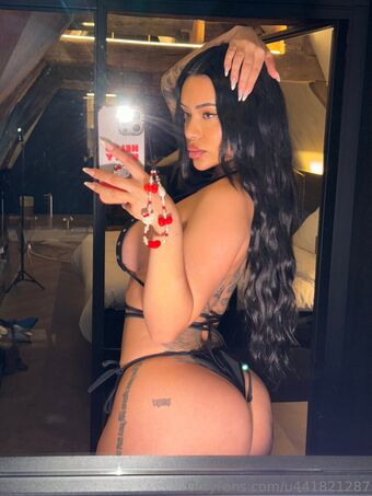 Yasmine Cecilia Pierards Nude Leaks OnlyFans Photo 9