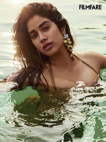 Janhvi Kapoor Nude Leaks OnlyFans Photo 54