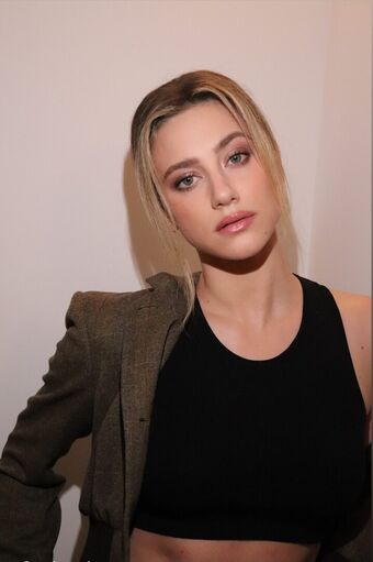 Lili Reinhart Nude Leaks OnlyFans Photo 227