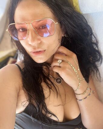 Navi Rawat Nude Leaks OnlyFans Photo 12