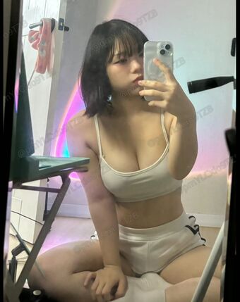 0.0_yulmu Nude Leaks OnlyFans Photo 4