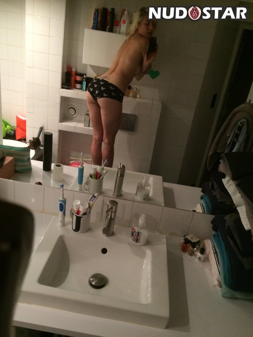 Veronica Maggio Leaked Photo 9