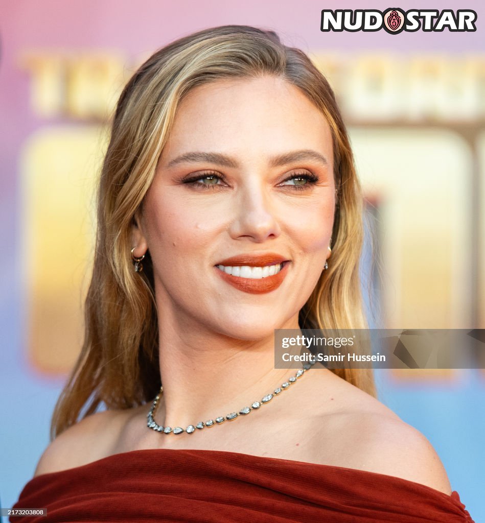 Scarlett Johansson Leaked Photo 16