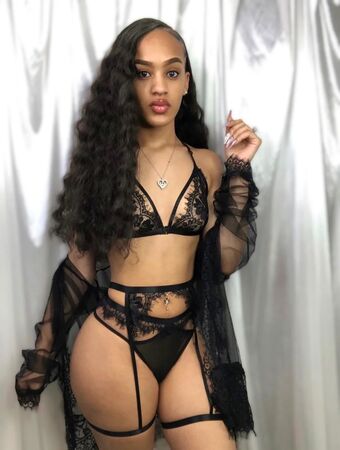 tiahnie Nude Leaks OnlyFans Photo 7