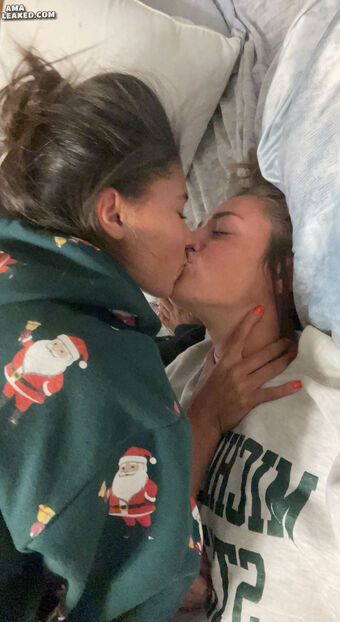 Annie Holesinger Nude Leaks OnlyFans Photo 18