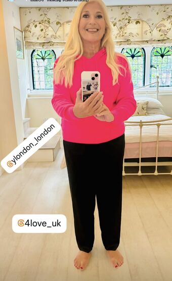 Vanessa Feltz Nude Leaks OnlyFans Photo 15