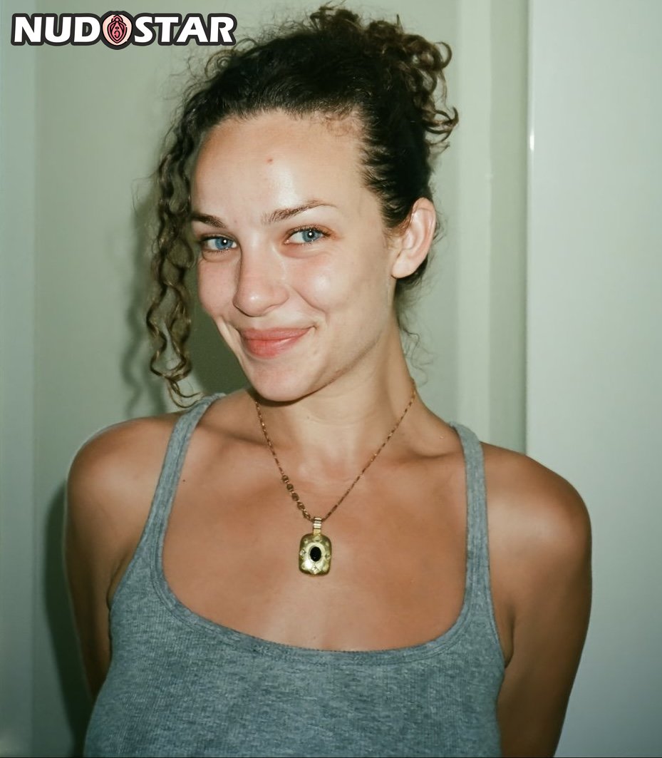 Abbie Chatfield Leaked Photo 3