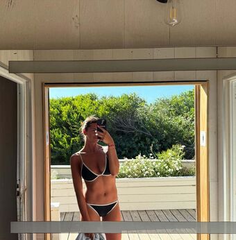 Constanza Cerúndolo Nude Leaks OnlyFans Photo 31