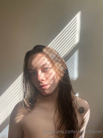 alice.blazer Nude Leaks OnlyFans Photo 18