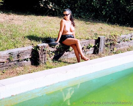 annitaonly Nude Leaks OnlyFans Photo 1