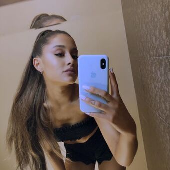 arianagrande Nude Leaks OnlyFans Photo 17