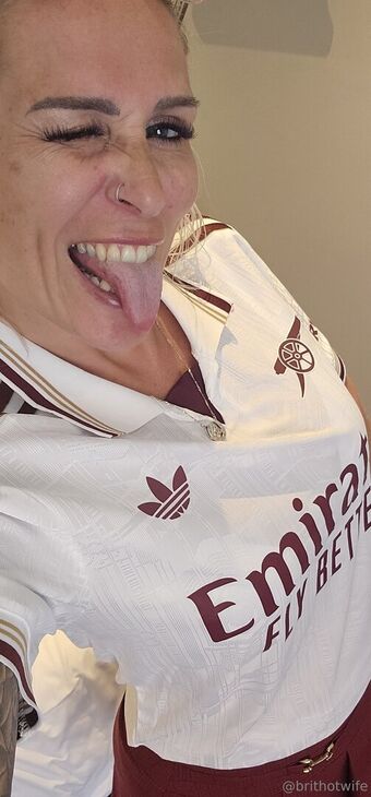 brithotwife Nude Leaks OnlyFans Photo 75