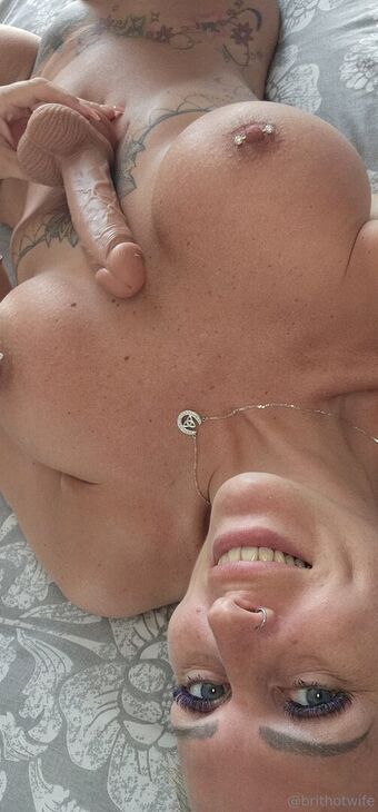 brithotwife Nude Leaks OnlyFans Photo 68