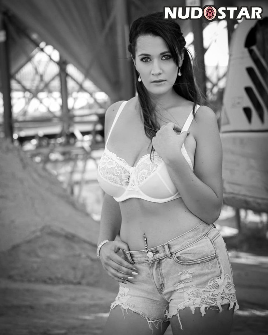 Carina Sitzberger Leaked Photo 14