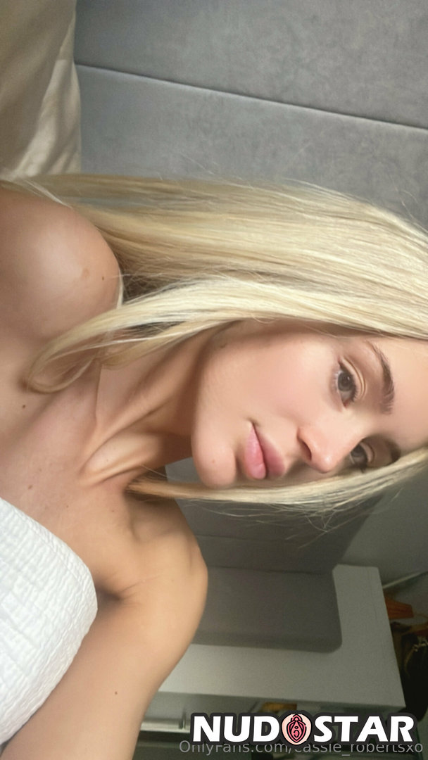 Cassie and Chloe Roberts Leaked Photo 13