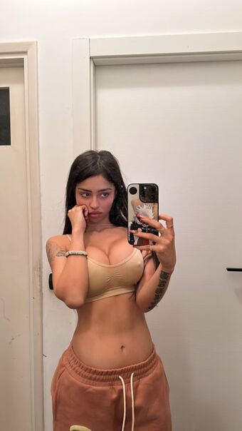 Christina-bertevello Nude Leaks OnlyFans Photo 109