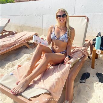 Jetting Julia Nude Leaks OnlyFans Photo 2