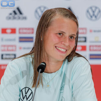 Klara Bühl Nude Leaks OnlyFans Photo 5