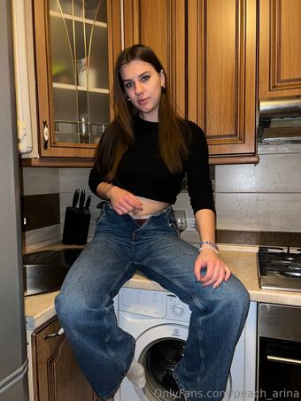 peach_arina Nude Leaks OnlyFans Photo 1