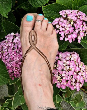 prettyfeetartvilla Nude Leaks OnlyFans Photo 17