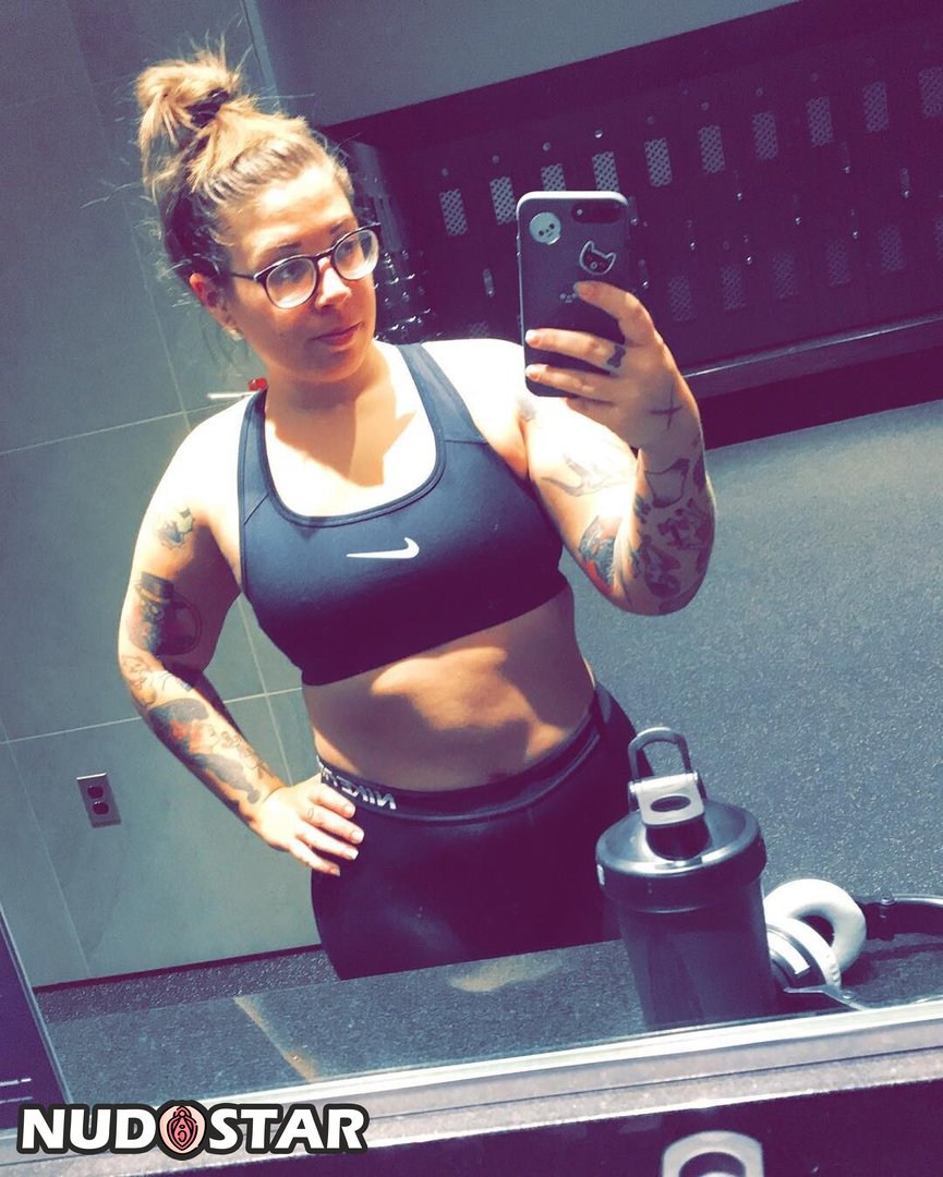 Stepstool Sarah Leaked Photo 17