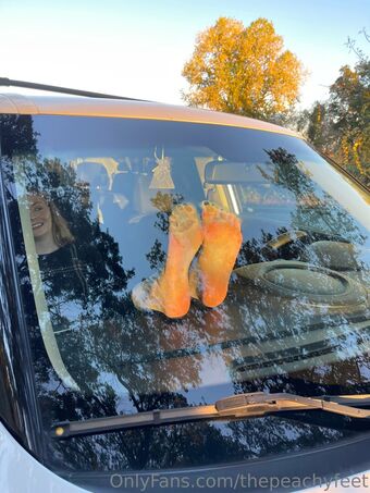 thepeachyfeet Nude Leaks OnlyFans Photo 12