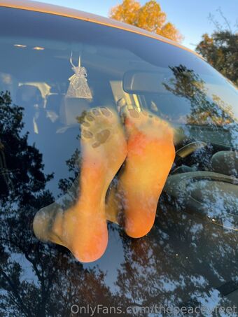 thepeachyfeet Nude Leaks OnlyFans Photo 10