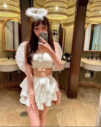 EmiliaCosplay Nude Leaks OnlyFans Photo 1