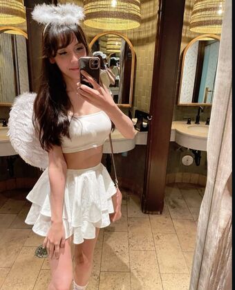 EmiliaCosplay Nude Leaks OnlyFans Photo 2