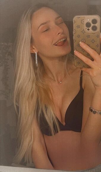 Lena Nude Leaks OnlyFans Photo 9