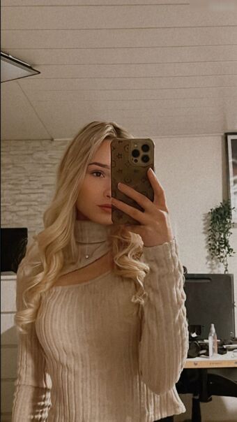 Lena Nude Leaks OnlyFans Photo 12