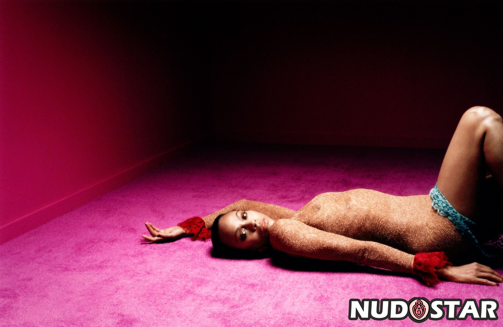 Zoe Saldana Leaked Photo 4