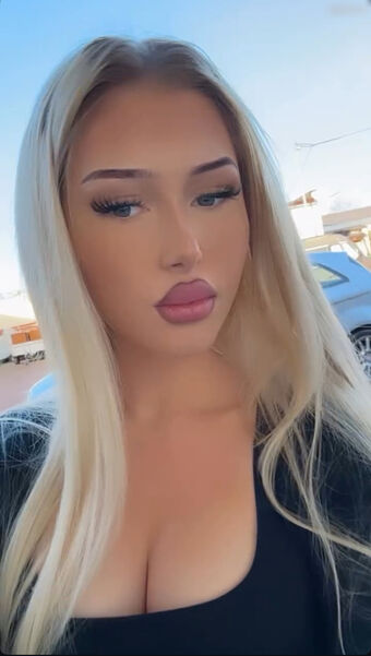 Nadia Offenbach Nude Leaks OnlyFans Photo 16