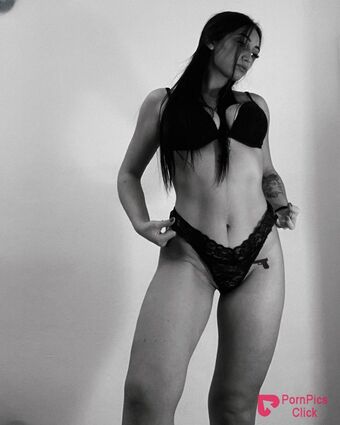 Sarapiras Nude Leaks OnlyFans Photo 46